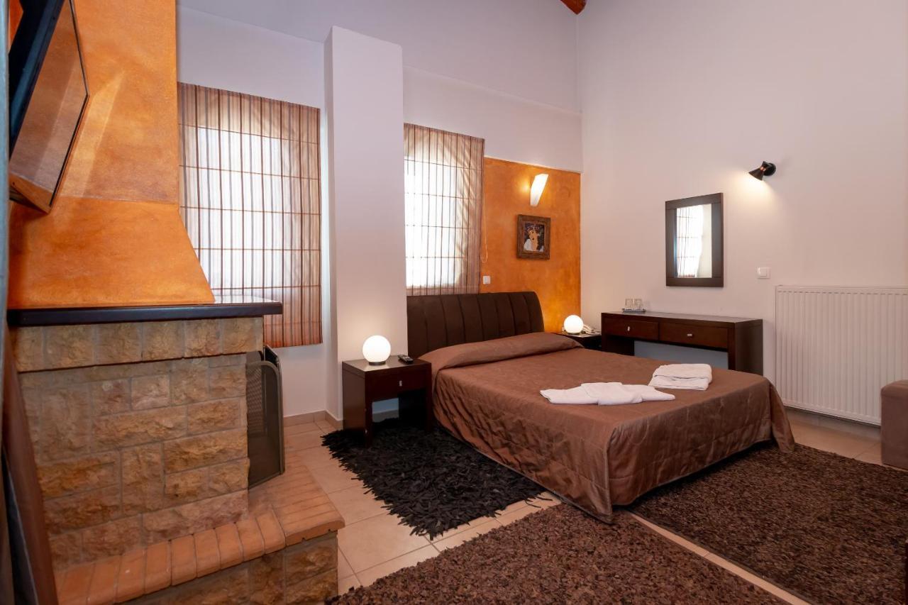 Ahilion Hotel กาลาวริตา ภายนอก รูปภาพ