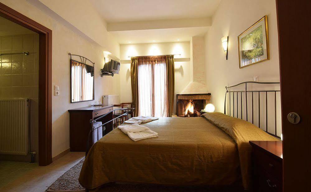 Ahilion Hotel กาลาวริตา ภายนอก รูปภาพ