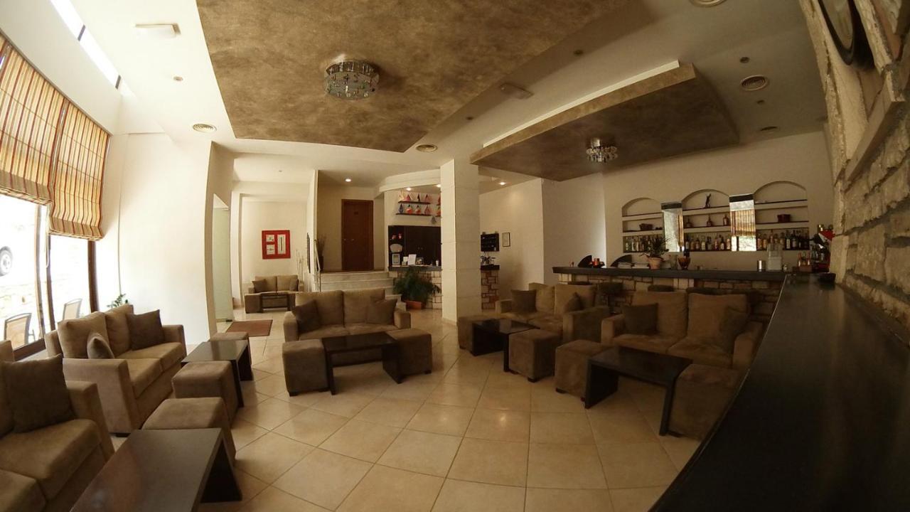 Ahilion Hotel กาลาวริตา ภายนอก รูปภาพ
